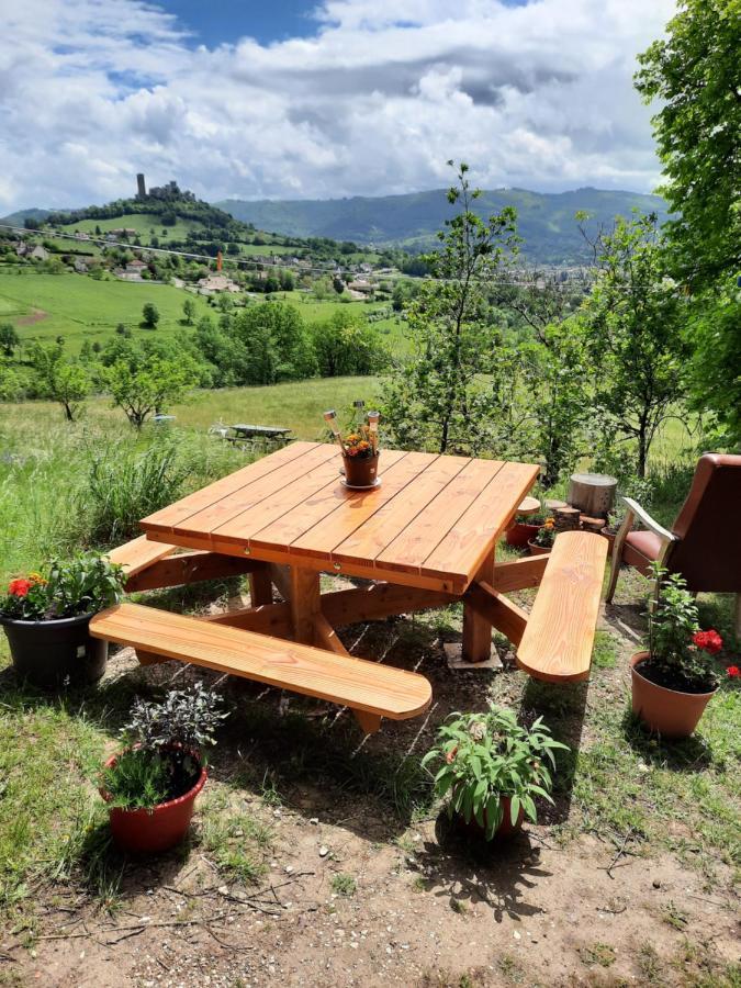 Les Coteaux De Planeze, Chambre Pour 2, 3 Ou Famille Nombreuse 2 Adultes 5 Enfants Et Jeunes Belmont-Bretenoux Exteriör bild